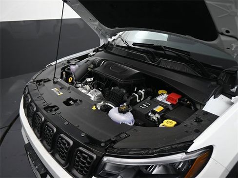 New 2026 Jeep Compass Latitude image 33