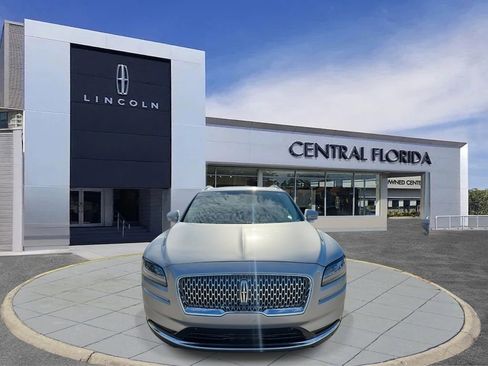 Used 2023 Lincoln Nautilus Reserve w/ Equipment Group 201A image 8