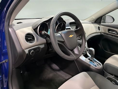 Used 2012 Chevrolet Cruze LS FWD image 10