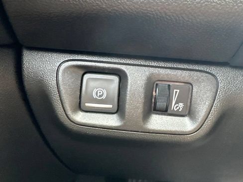 Used 2023 GMC Acadia SLE w/ Driver Convenience Package AWD/4WD image 19
