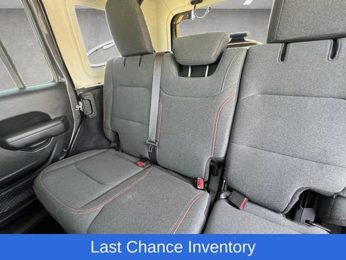 Used 2025 Jeep Wrangler Unlimited Rubicon AWD/4WD image 22