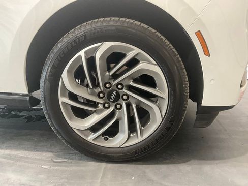 Used 2025 Lincoln Navigator Reserve AWD/4WD image 6