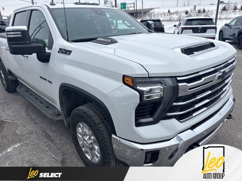 Certified 2024 Chevrolet Silverado 3500 LTZ w/ LTZ Plus Package image 5