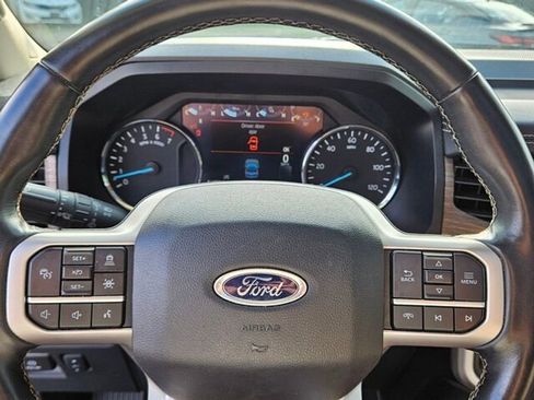 Used 2024 Ford Expedition Limited image 27