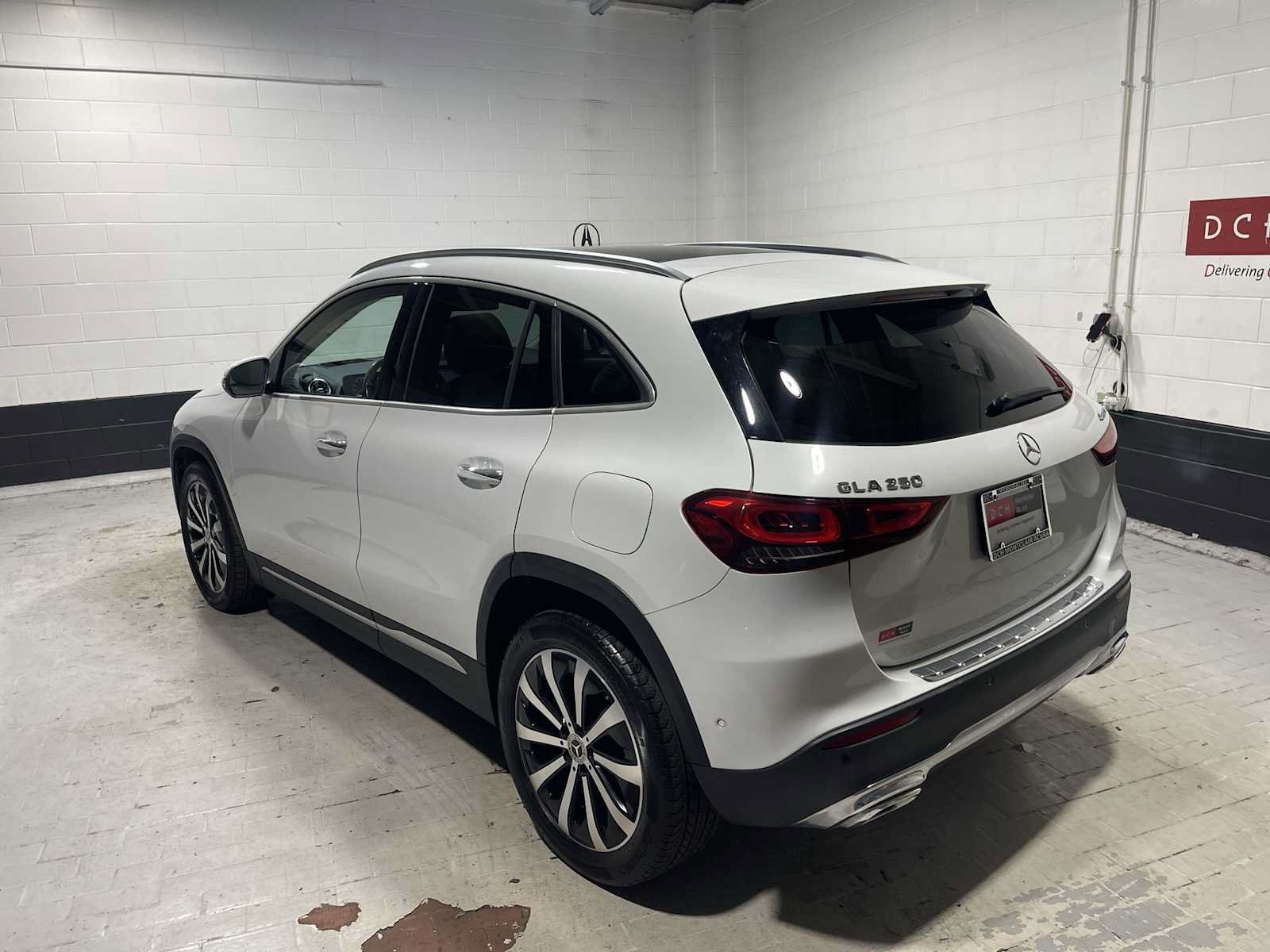 Used 2021 Mercedes-Benz GLA 250 4MATIC image 4