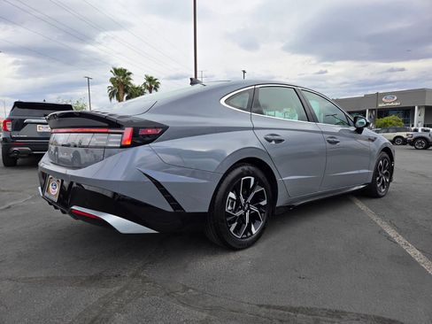 Used 2025 Hyundai Sonata SEL FWD image 6