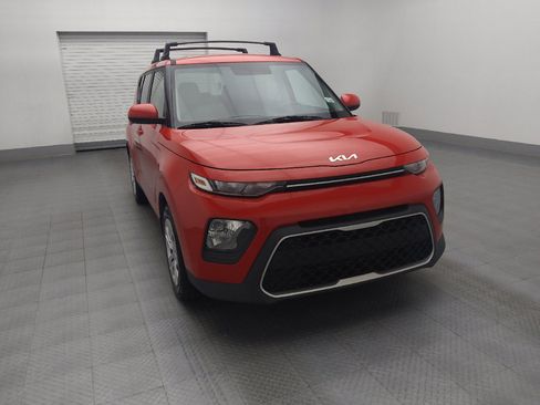 Used 2022 Kia Soul LX image 14