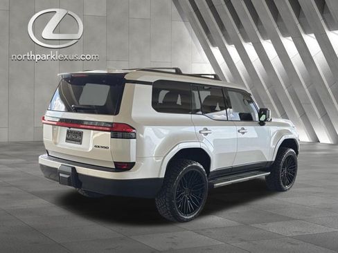 Used 2026 Lexus GX 550 w/ Accessory Package (2T) AWD/4WD image 6