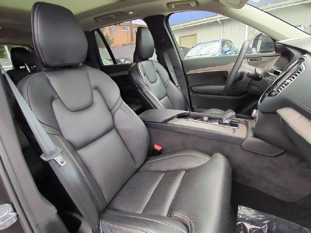 Certified 2023 Volvo XC90 B6 Ultimate w/ Protection Package Premier AWD/4WD image 30
