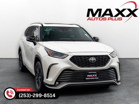 Used 2021 Toyota Highlander XSE AWD/4WD image 1
