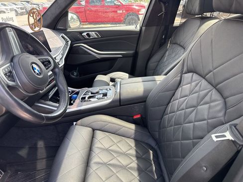 Used 2024 BMW X7 xDrive40i w/ M Sport Package image 16
