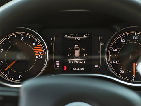 Used 2019 Jeep Cherokee Latitude w/ Popular Appearance Group image 14