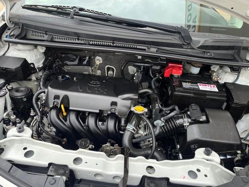 Used 2015 Toyota Yaris SE image 12