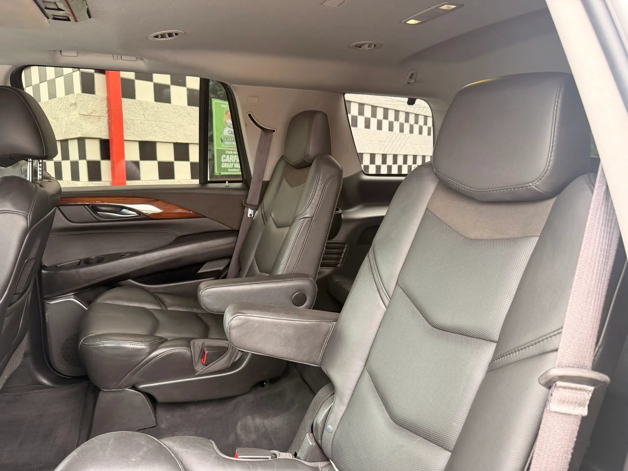 Used 2016 Cadillac Escalade Luxury AWD/4WD image 30