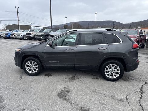 Used 2017 Jeep Cherokee Latitude w/ Comfort/Convenience Group image 6