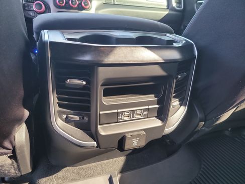 Used 2019 RAM 1500 Big Horn AWD/4WD image 14