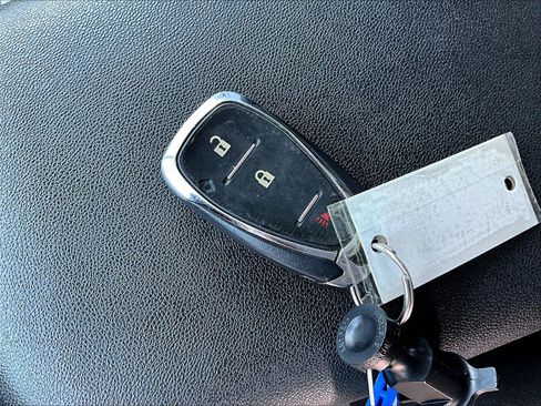 Used 2021 Chevrolet Equinox LS w/ LS Convenience Package FWD image 32