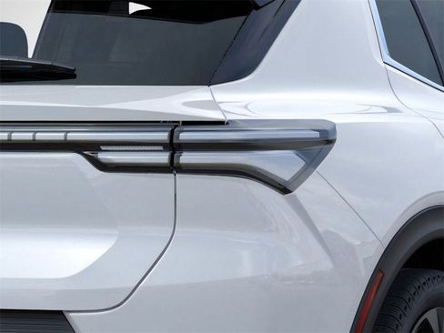 New 2026 Chevrolet Equinox EV LT image 11