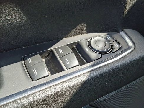 Used 2023 Chevrolet Silverado 1500 LT AWD/4WD image 25