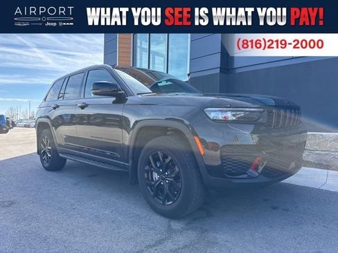 Used 2024 Jeep Grand Cherokee Altitude AWD/4WD image 1
