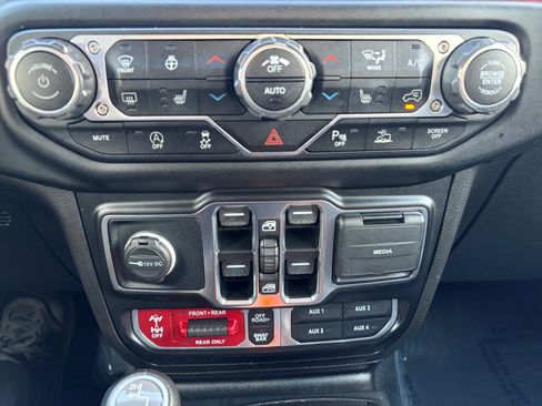 Used 2021 Jeep Gladiator Rubicon AWD/4WD image 19