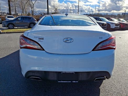 Used 2016 Hyundai Genesis 3.8 image 6