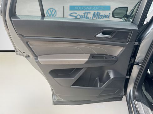 Certified 2023 Volkswagen Atlas Cross Sport SE FWD image 25