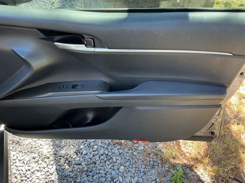 Used 2021 Toyota Camry SE FWD image 21