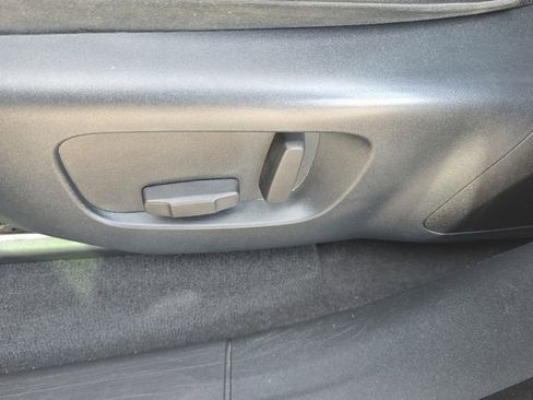 Used 2019 Land Rover Range Rover Velar R-Dynamic SE image 16