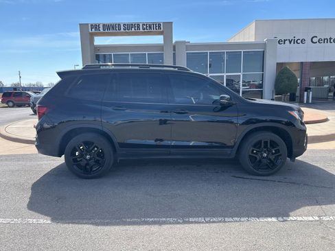 Used 2024 Honda Passport Black Edition image 4