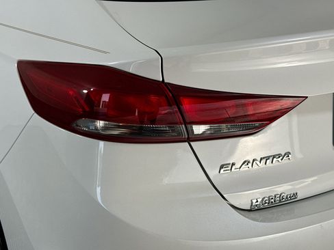 Used 2018 Hyundai Elantra SEL image 35