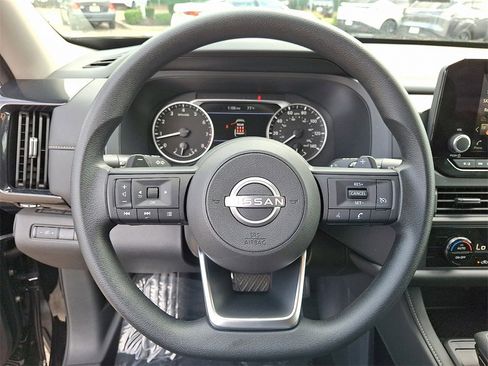 Certified 2024 Nissan Pathfinder S image 19