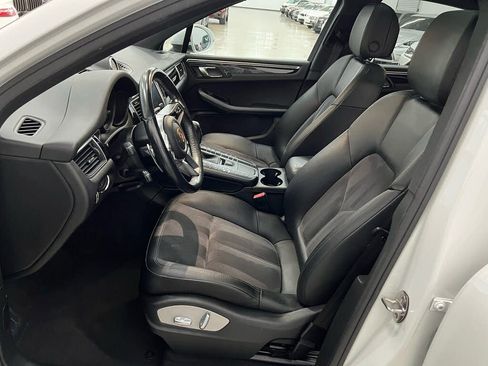 Used 2017 Porsche Macan image 11