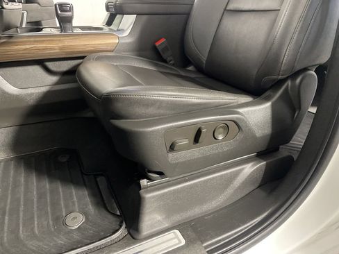 Used 2022 Chevrolet Silverado 1500 RST w/ Convenience Package II AWD/4WD image 12
