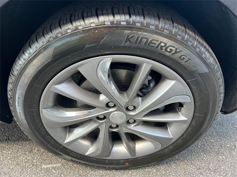 Used 2023 Buick Encore GX Essence w/ Experience Buick Package image 12