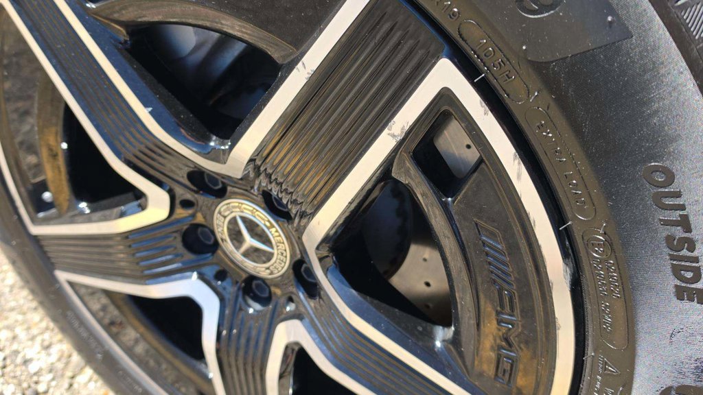 Used 2024 Mercedes-Benz GLC 300 4MATIC w/ AMG Line image 38