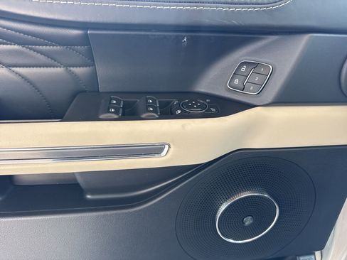 Certified 2021 Ford Expedition Platinum image 28