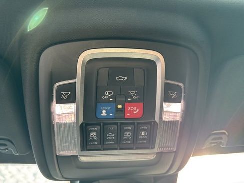 Used 2019 RAM 1500 Limited image 32