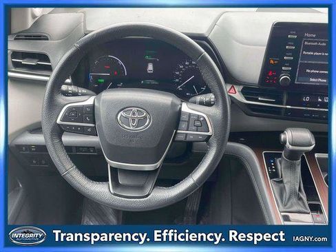 Certified 2024 Toyota Sienna XLE w/ XLE Plus Package AWD/4WD image 15