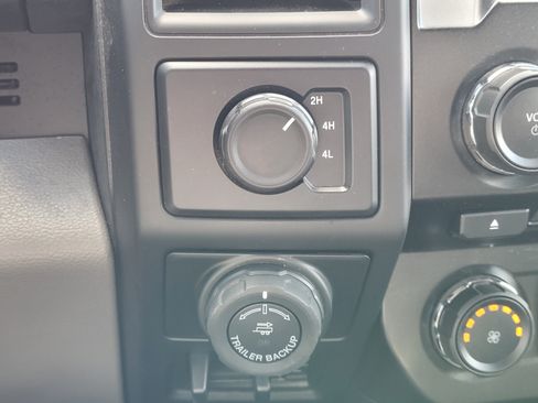 Used 2017 Ford F150 XL w/ Equipment Group 101A Mid AWD/4WD image 23