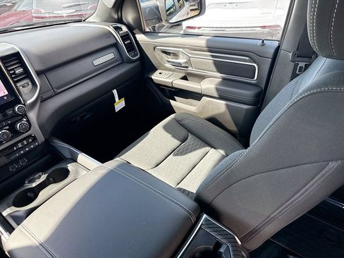 New 2026 RAM 1500 4x4 Crew Cab image 24