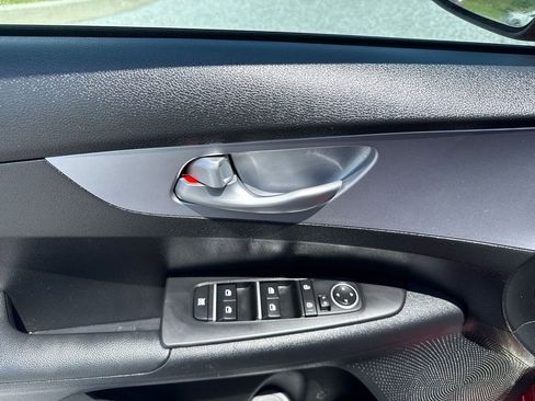 Used 2024 Kia Forte LXS FWD image 15
