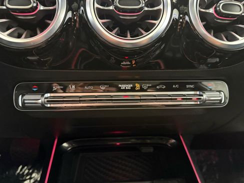 Used 2025 Mercedes-Benz GLA 250 4MATIC w/ Winter Package image 35