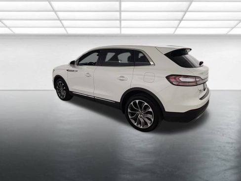 Used 2023 Lincoln Nautilus Reserve image 7