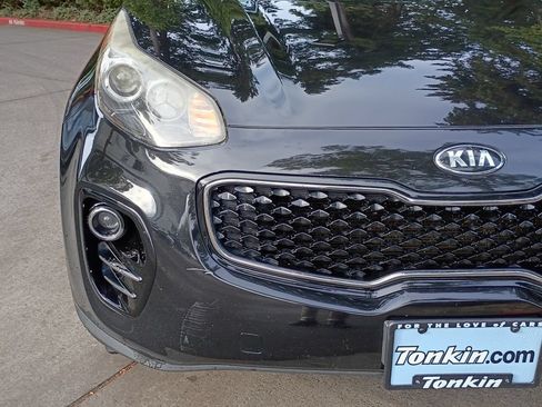 Used 2018 Kia Sportage LX AWD/4WD image 11