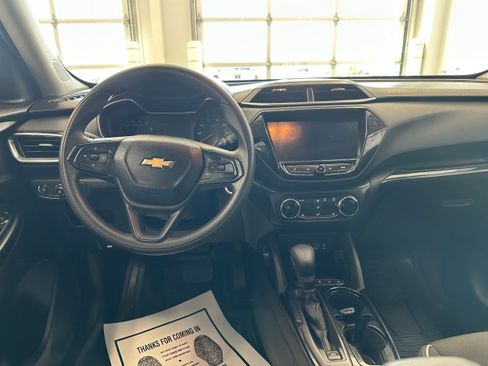 Used 2021 Chevrolet TrailBlazer LT w/ Convenience Package AWD/4WD image 16