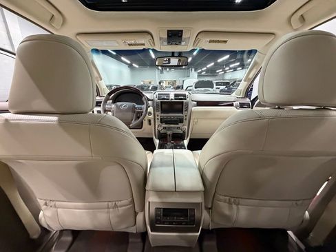 Used 2015 Lexus GX 460 w/ Premium Package image 38