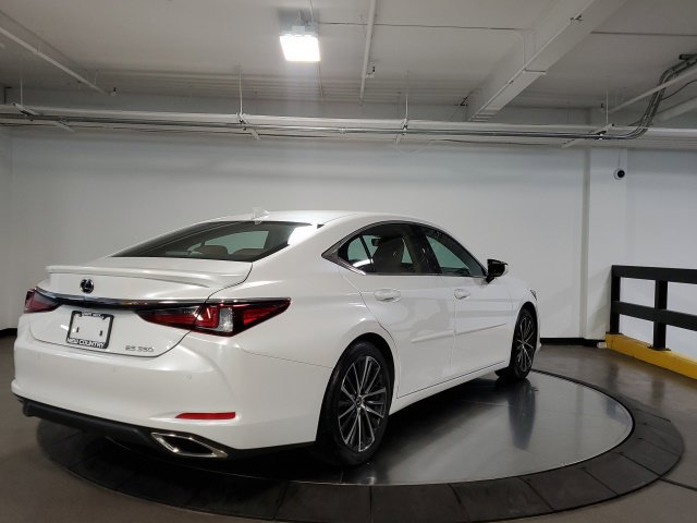 Certified 2023 Lexus ES 350 w/ Premium Package FWD image 9