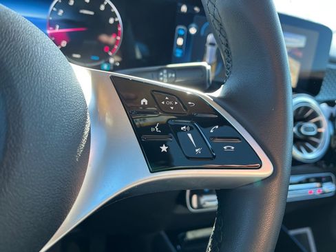 Certified 2025 Mercedes-Benz GLB 250 4MATIC image 26