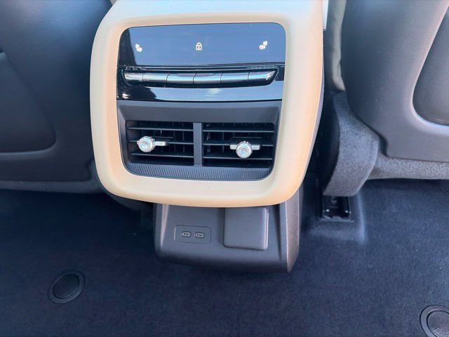 Used 2026 Cadillac Lyriq Signature Luxury w/ Nappa Leather Package AWD/4WD image 13